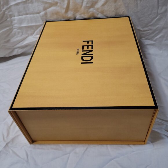 Fendi Magnetic Gift Box Empty Decorative Storage Organizer 13 x 10 x 5 in - Picture 4 of 12